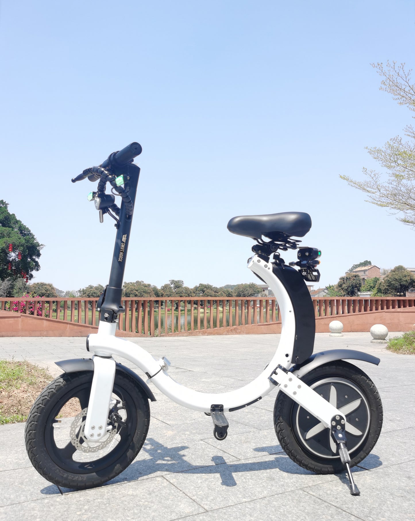 【SWIFT HORSE K2 ver.2】特定小型原付電動バイク-パールホワイト